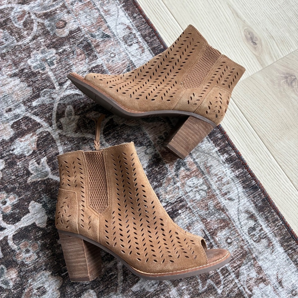 TOMS Majorca Perforated Suede Open Toe Booties Tan Brown Womens 7.5 10010015